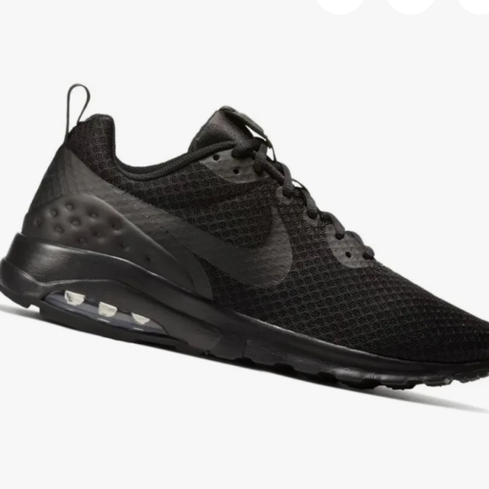 Nike youth black sneakers shoes size 5